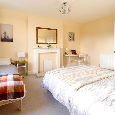 Guildford Station With Parking Apartment Luaran gambar