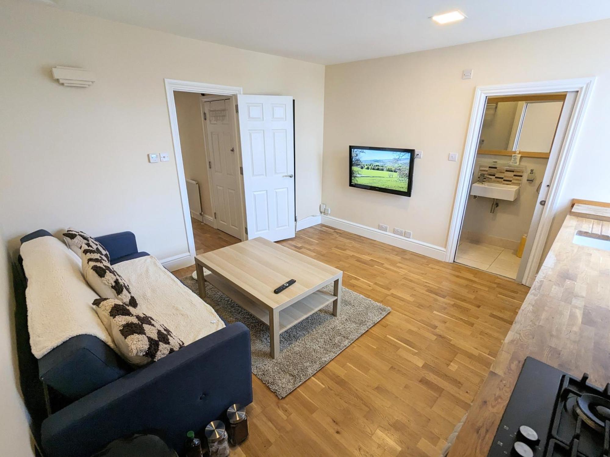 Guildford Station With Parking Apartment Luaran gambar
