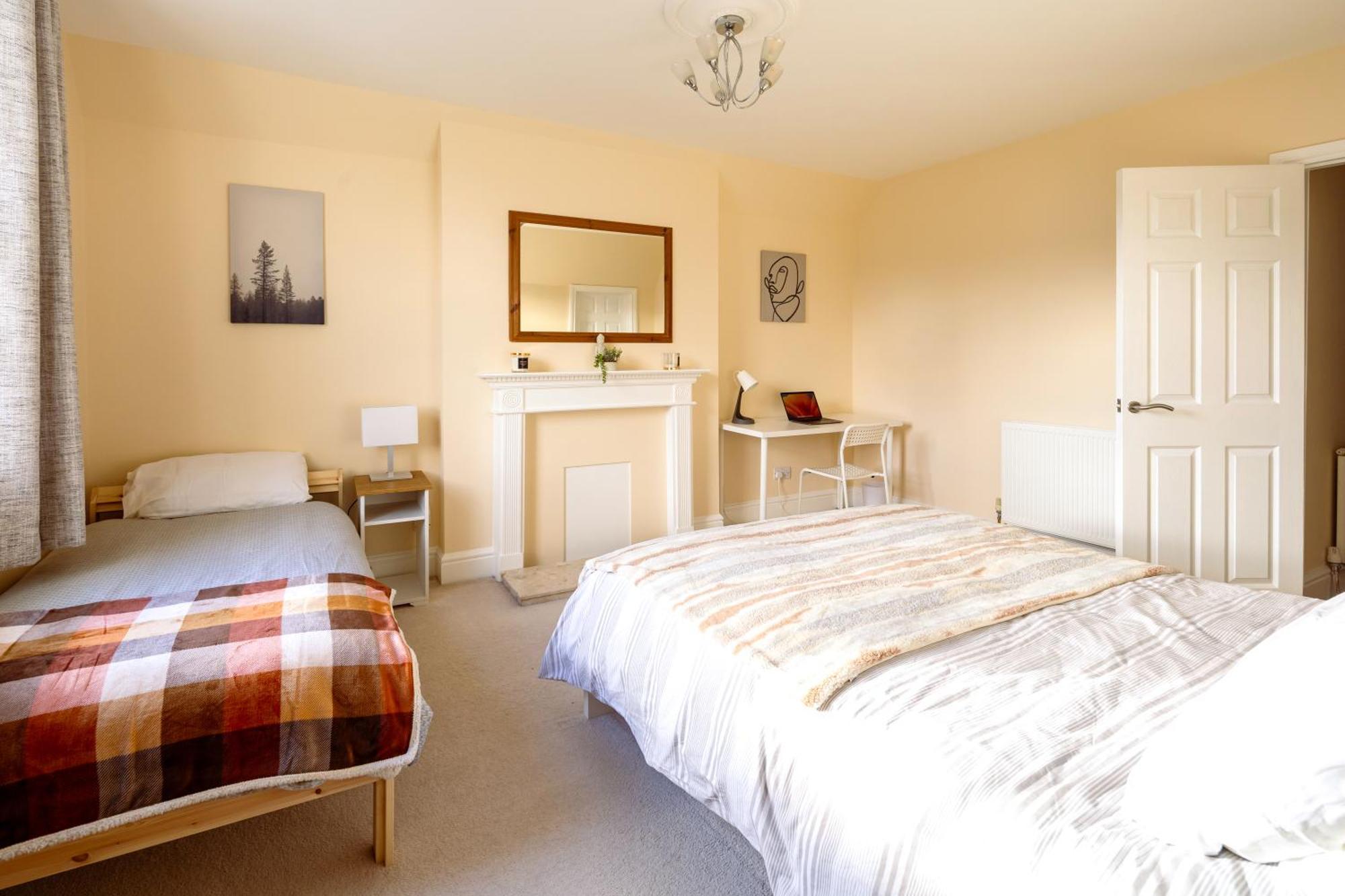 Guildford Station With Parking Apartment Luaran gambar