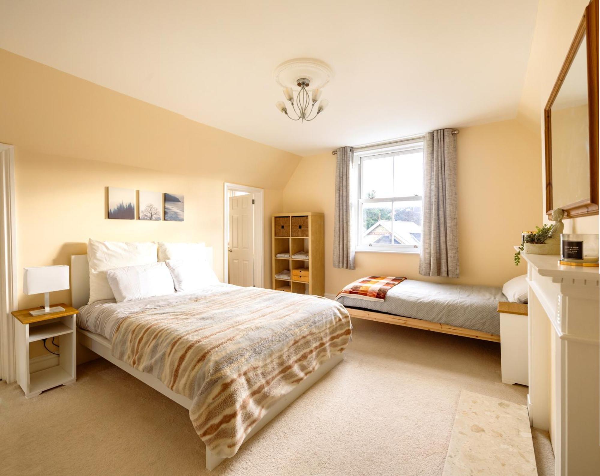 Guildford Station With Parking Apartment Luaran gambar