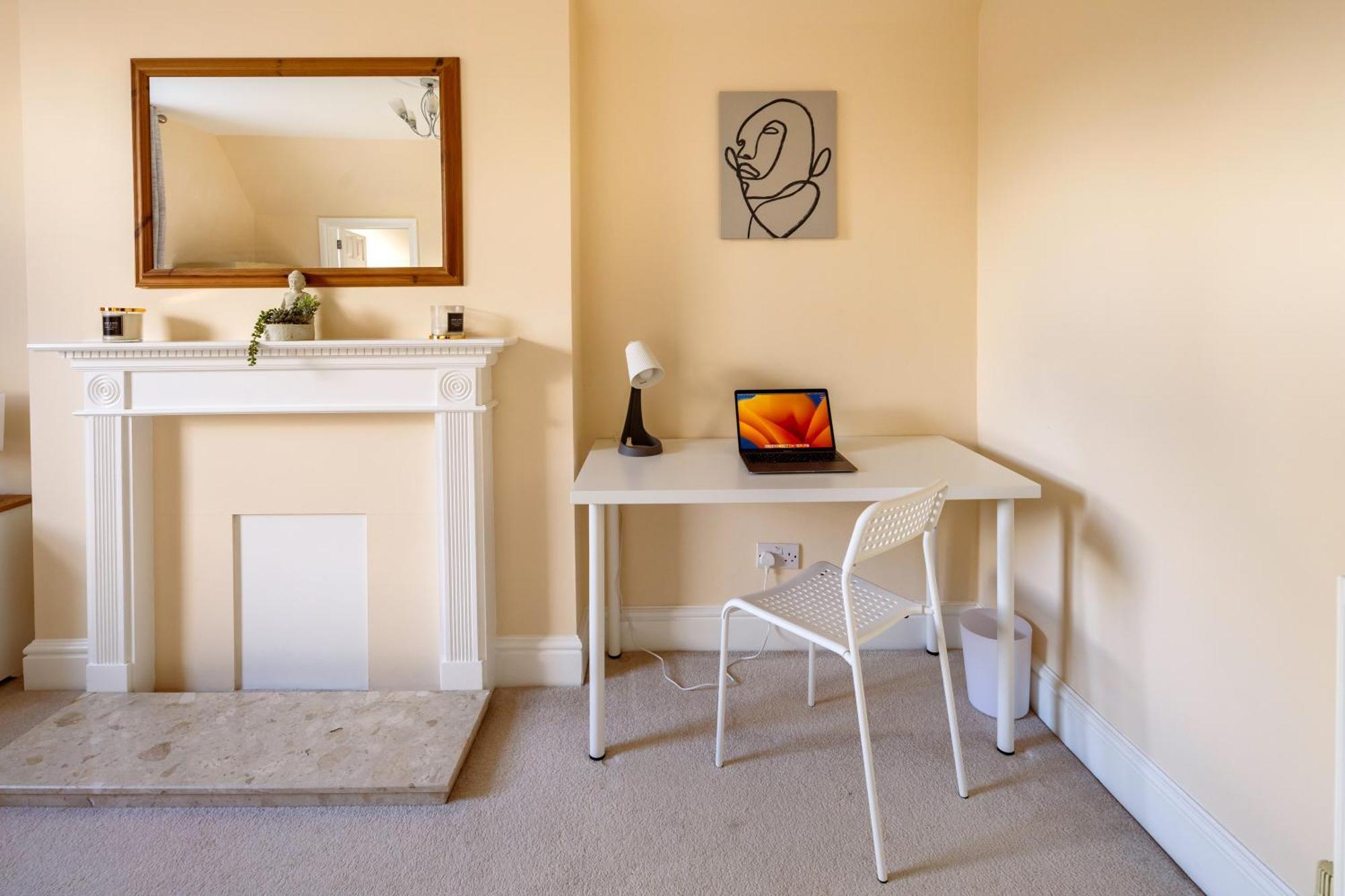 Guildford Station With Parking Apartment Luaran gambar