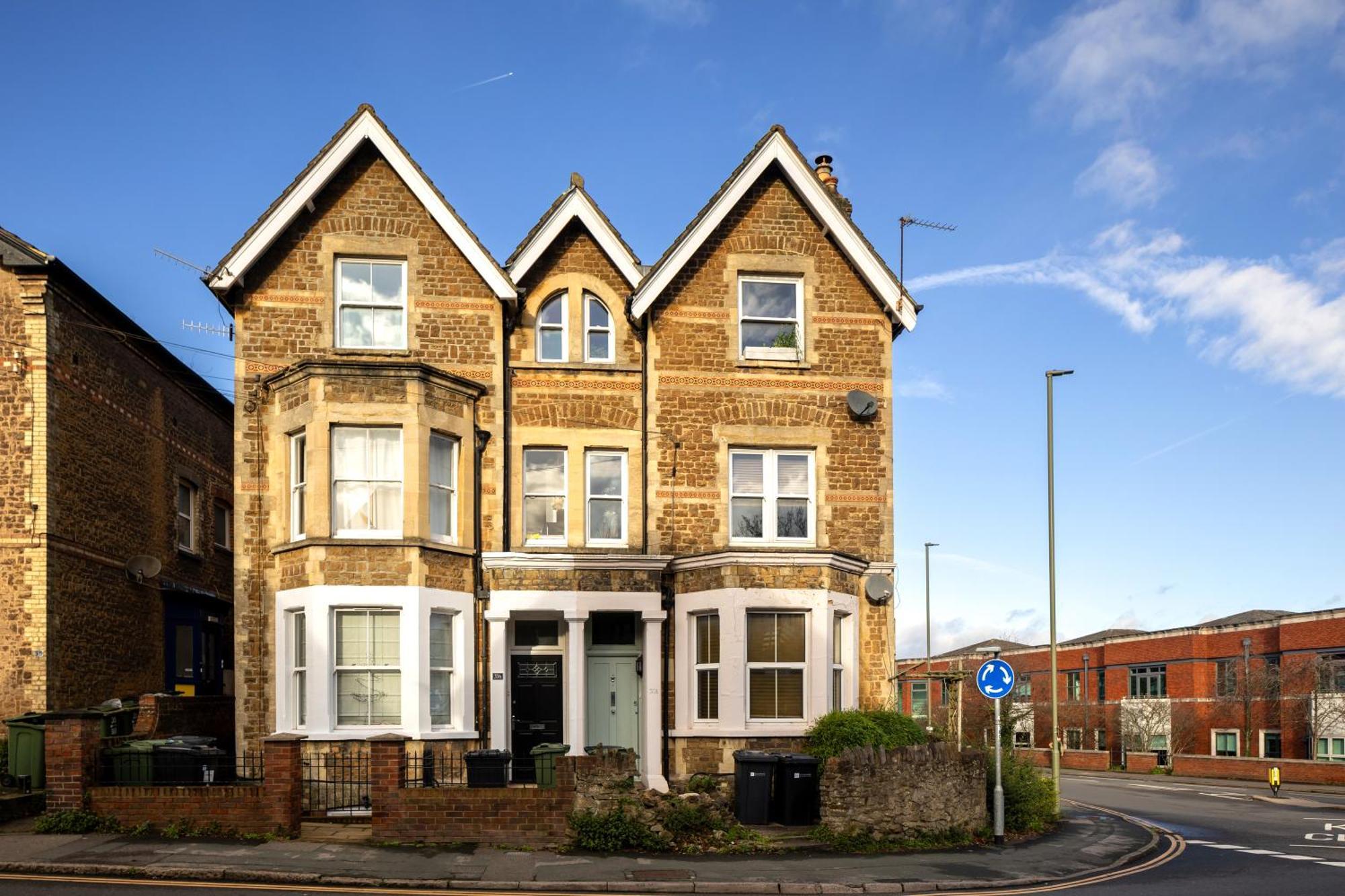 Guildford Station With Parking Apartment Luaran gambar