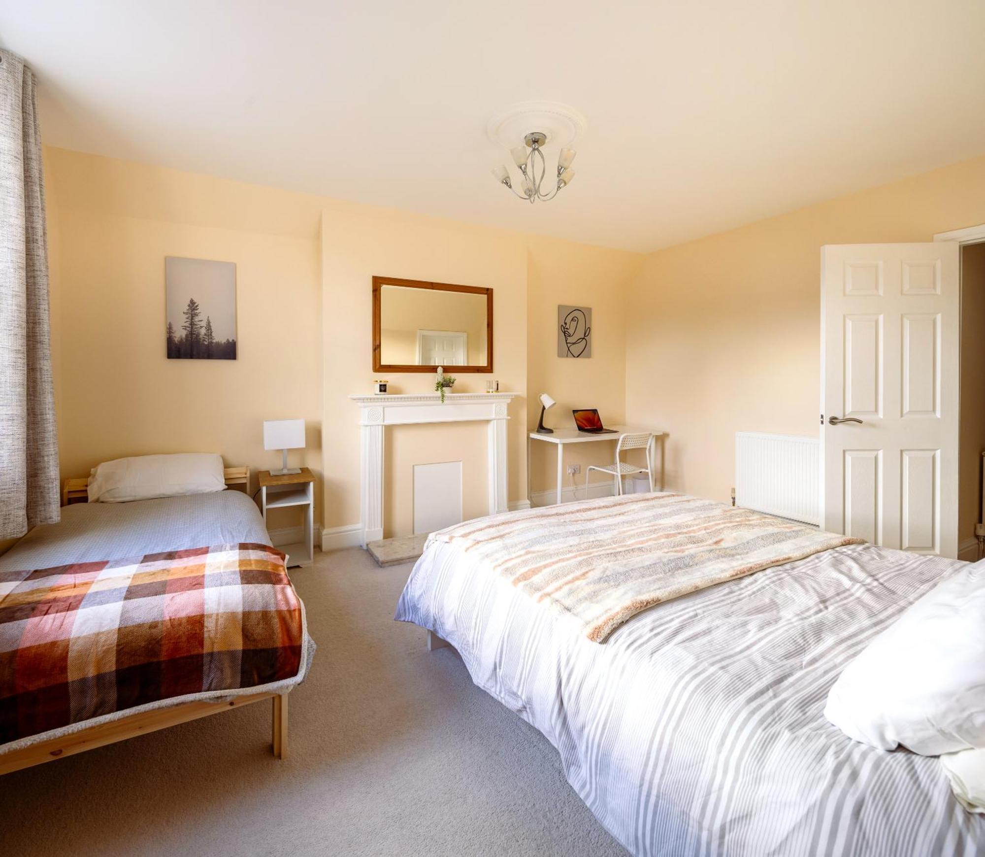 Guildford Station With Parking Apartment Luaran gambar